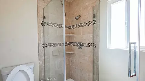 Bath - 18570 Halter Ln, Riverside, CA 92504 photo 6 of 8