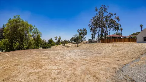 Exterior - 18570 Halter Ln, Riverside, CA 92504 photo 19 of 22