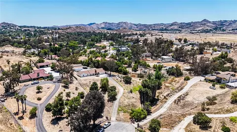 View/Area - 18570 Halter Ln, Riverside, CA 92504 photo 4 of 8