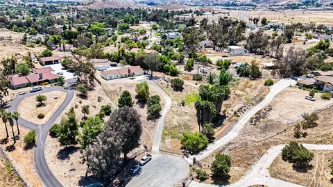 View/Area - 18570 Halter Ln, Riverside, CA 92504 photo 3 of 8