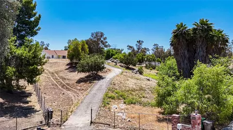 Exterior - 18570 Halter Ln, Riverside, CA 92504 photo 21 of 22