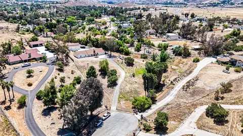 View/Area - 18570 Halter Ln, Riverside, CA 92504 photo 1 of 8