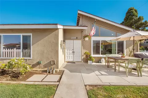204 Springfield Ave, Huntington Beach, CA 92648