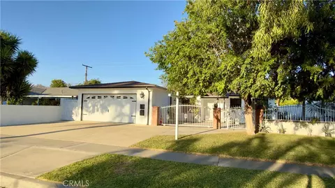 2031 S Center St, Santa Ana, CA 92704