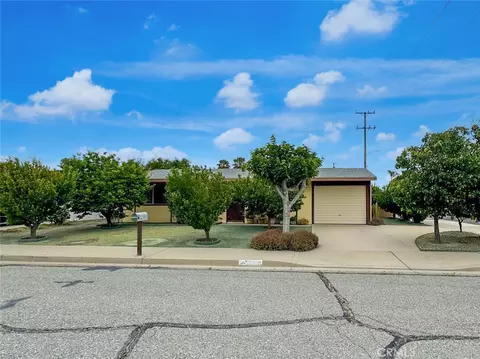 890 Costo Ln, Hemet, CA 92543
