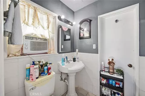 Bath - 3515 Ross, Riverside, CA 92503 photo 2 of 3