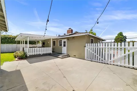 Exterior - 822 E Walnut Ave, Orange, CA 92867 photo 9 of 10