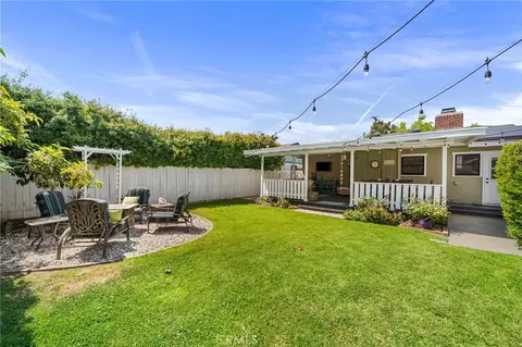 Exterior - 822 E Walnut Ave, Orange, CA 92867 photo 3 of 10