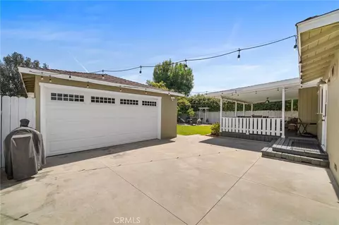 Exterior - 822 E Walnut Ave, Orange, CA 92867 photo 10 of 10