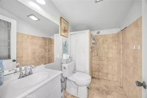 Bath - 325 Delphia Ave, Brea, CA 92821 photo 6 of 6