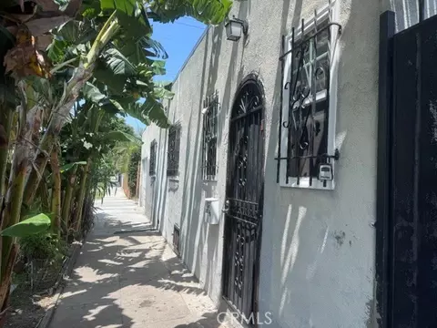 9223 S San Pedro, Los Angeles, CA 90003
