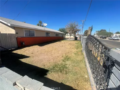 Exterior - 175 N Date Rd, Blythe, CA 92225 photo 2 of 12