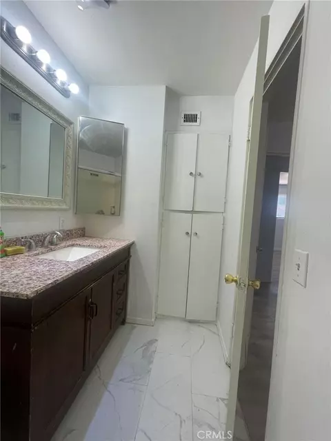 Bath - 175 N Date Rd, Blythe, CA 92225 photo 3 of 5