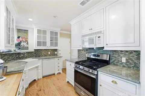 Kitchen - 331 E Barkley, Orange, CA 92867 photo 3 of 7