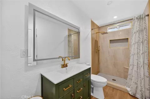 Bath - 5651 Babb, Riverside, CA 92503 photo 3 of 5