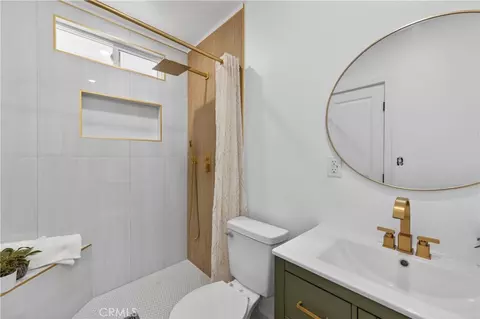Bath - 5651 Babb, Riverside, CA 92503 photo 2 of 5