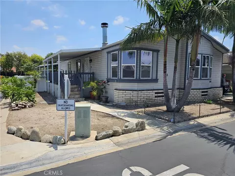 61 Malaga, Tustin, CA 92780 photo 2