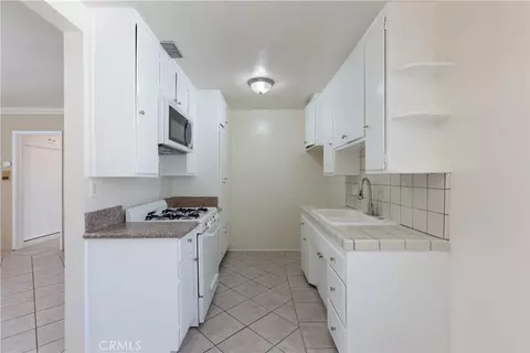 Kitchen - 1250 E 4th #8, Long Beach, CA 90802 photo 1 of 2