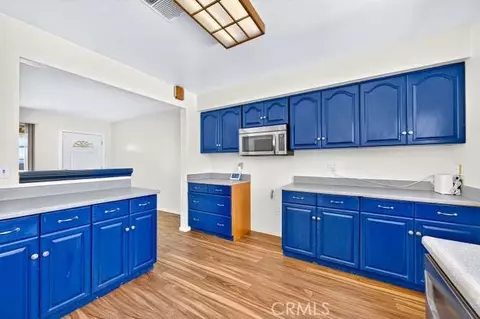 Kitchen - 8777 Glencoe Dr, Riverside, CA 92503 photo 6 of 7