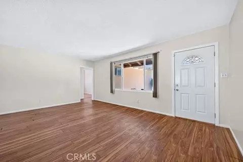 Living - 8777 Glencoe Dr, Riverside, CA 92503 photo 2 of 4