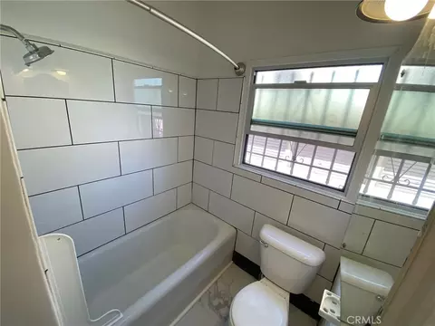 Bath - 3121 E 5th, Long Beach, CA 90814 photo 2 of 7