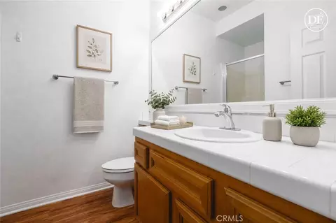 Bath - 127 Jadestone, Irvine, CA 92603 photo 3 of 5