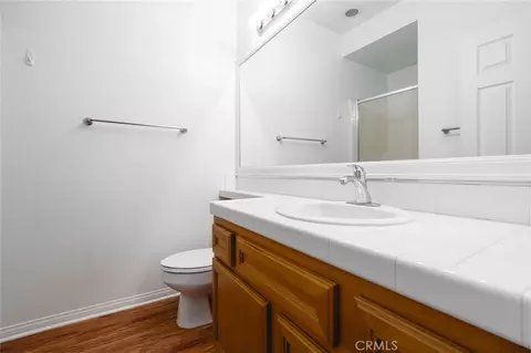 Bath - 127 Jadestone, Irvine, CA 92603 photo 2 of 5