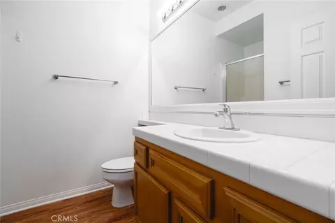 Bath - 127 Jadestone, Irvine, CA 92603 photo 2 of 5