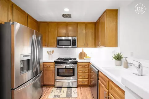 Kitchen - 127 Jadestone, Irvine, CA 92603 photo 3 of 5