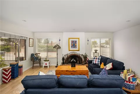 Living - 915 E La Veta Ave, Orange, CA 92866 photo 2 of 3