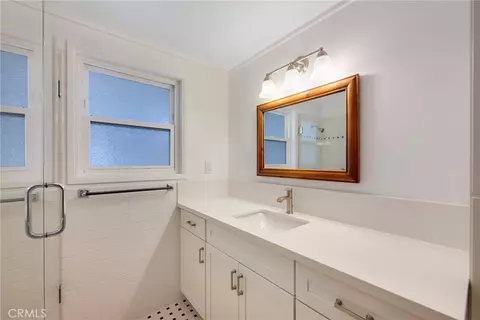 Bath - 1547 Neptune, Encinitas, CA 92024 photo 2 of 6