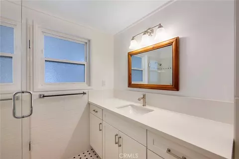 Bath - 1547 Neptune, Encinitas, CA 92024 photo 2 of 6