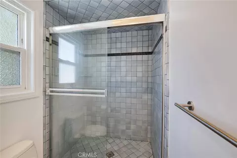 Bath - 1547 Neptune, Encinitas, CA 92024 photo 6 of 6