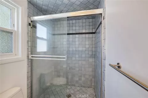 Bath - 1547 Neptune, Encinitas, CA 92024 photo 6 of 6