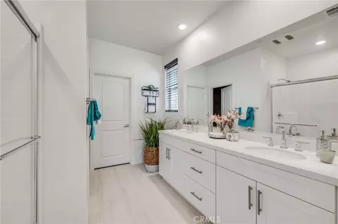Entry Way - 1404 Wingfoot, Carson, CA 90746 photo 4 of 4