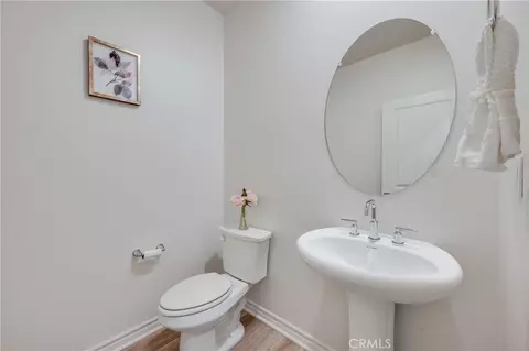 Entry Way - 1404 Wingfoot, Carson, CA 90746 photo 3 of 4