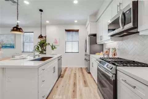 Kitchen - 1404 Wingfoot, Carson, CA 90746 photo 3 of 4