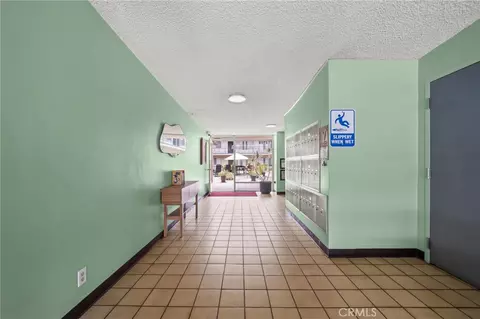 Entry Way - 528 Cedar #3A, Long Beach, CA 90802 photo 2 of 2