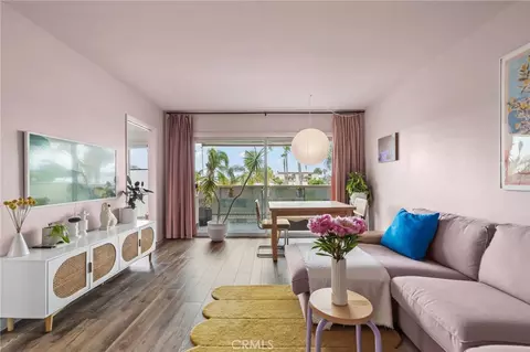 Living - 528 Cedar #3A, Long Beach, CA 90802 photo 2 of 4