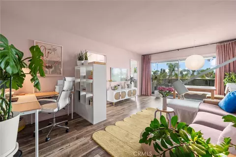 528 Cedar #3A, Long Beach, CA 90802