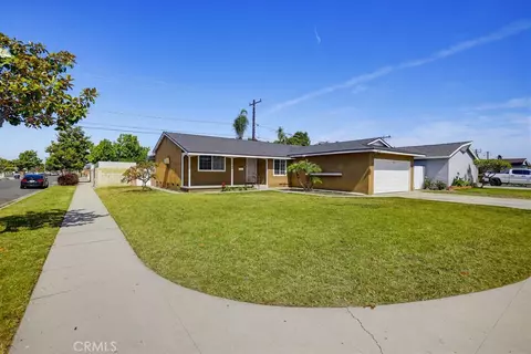 10321 Courtright Rd, Stanton, CA 90680