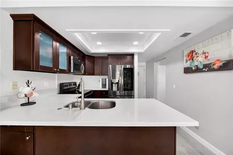 Kitchen - 949 Creekside Dr, Fullerton, CA 92833 photo 2 of 3