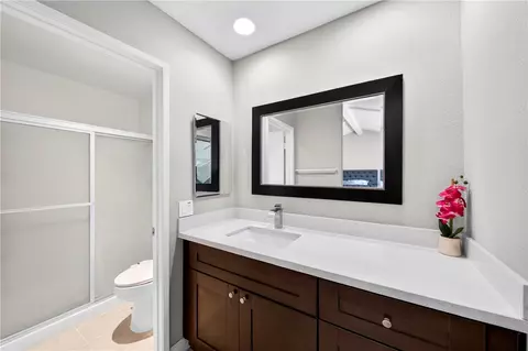 Bath - 949 Creekside Dr, Fullerton, CA 92833 photo 2 of 3