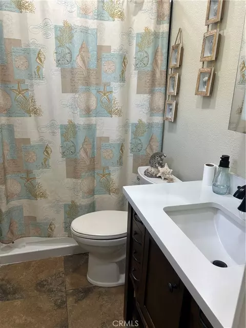 Bath - 1614 Kirby Ct, Redlands, CA 92374 photo 1 of 3