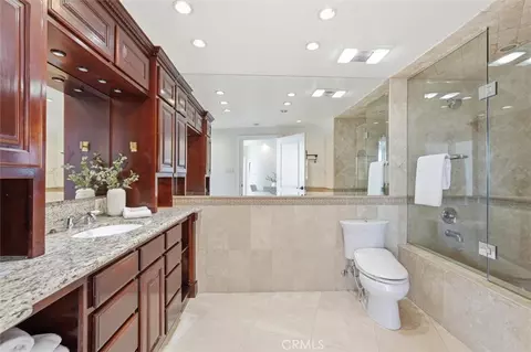 Bath - 700 E Ocean Blvd #2002, Long Beach, CA 90802 photo 1 of 5