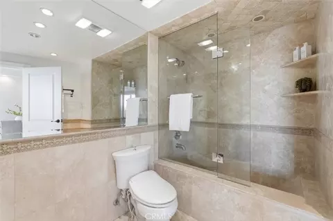 Bath - 700 E Ocean Blvd #2002, Long Beach, CA 90802 photo 3 of 5