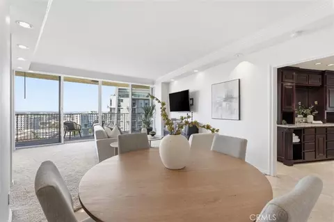 Dining - 700 E Ocean Blvd #2002, Long Beach, CA 90802 photo 2 of 3