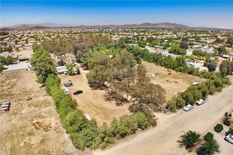 View/Area - 30925 Old Windmill Rd, Menifee, CA 92584 photo 3 of 11