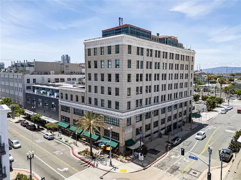 Exterior - 100 W 5th St #7E, Long Beach, CA 90802 photo 2 of 4
