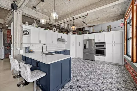 Kitchen - 100 W 5th St #7E, Long Beach, CA 90802 photo 2 of 3